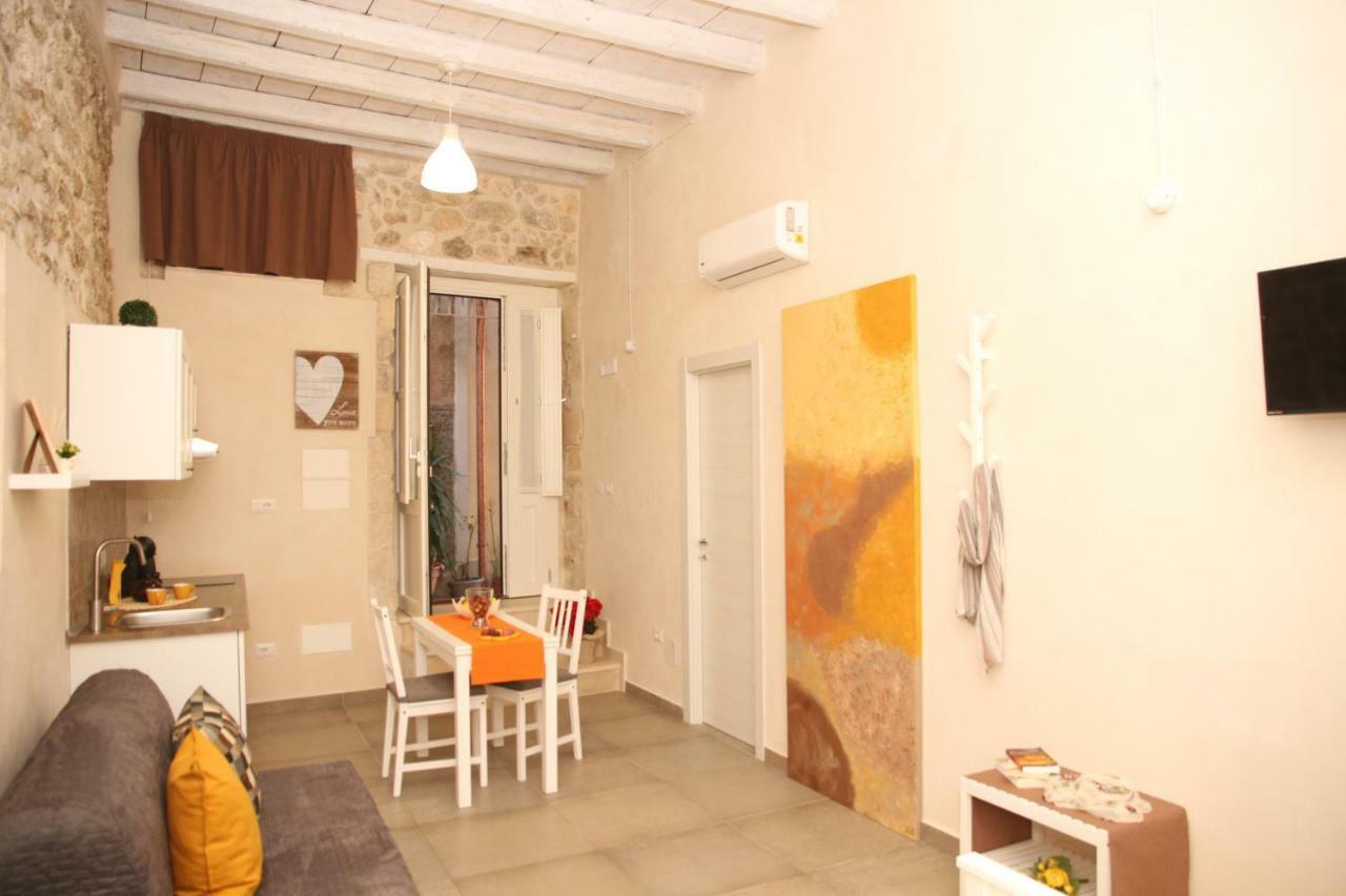 Essentia Rooms- Ortigia Holidays Syracuse Eksteriør billede